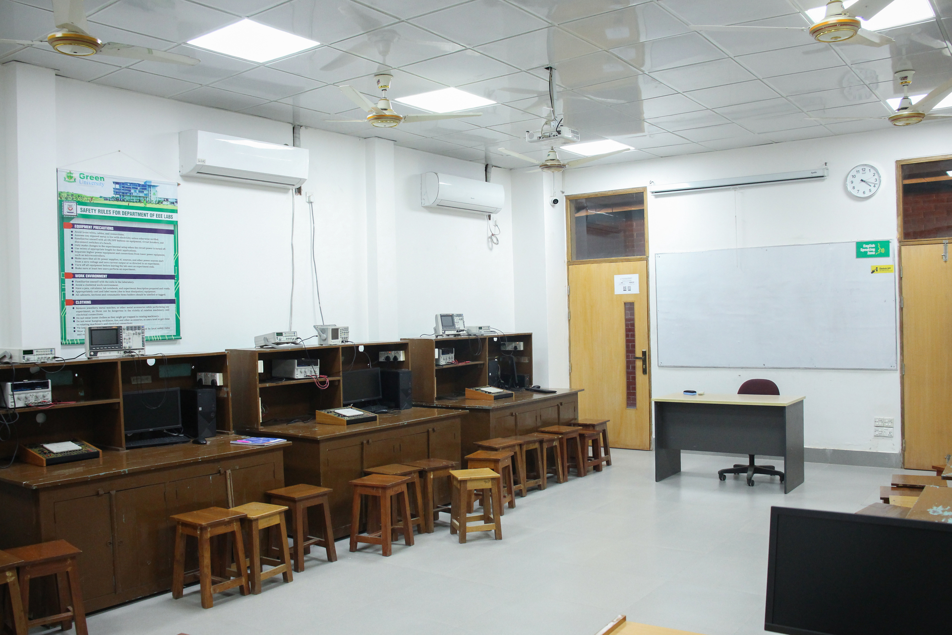 Electrical Circuits Lab
